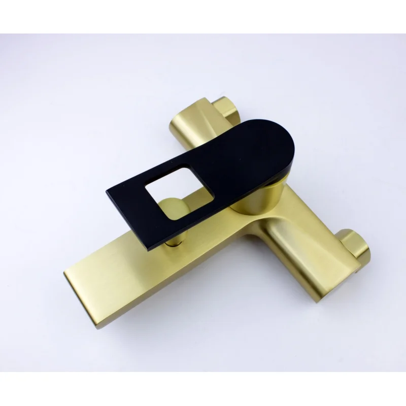 Смеситель для ванны и душа Bronze de Luxe Element EL03GB, с душевым гарнитуром, матовое золото/черный матовый