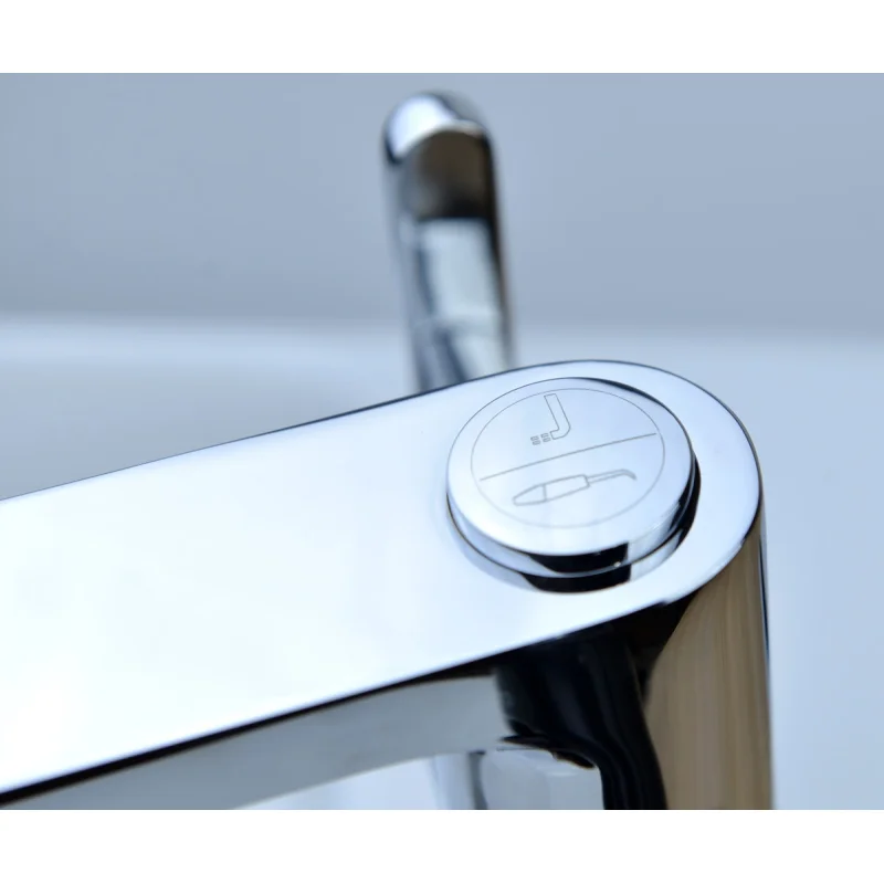 Смеситель Bronze de Luxe Optimal 10188 для раковины с ирригатором, хром