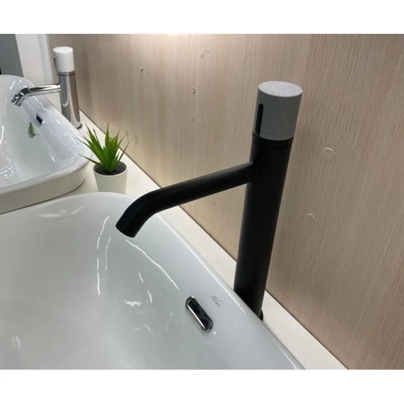 Смеситель для раковины Bronze de Luxe Focus 24615BG, черный матовый