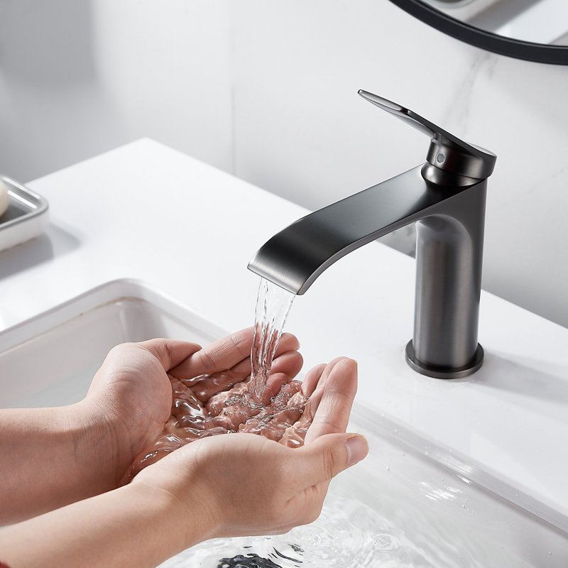 Смеситель для раковины Shevanik S4101T, оружейная сталь