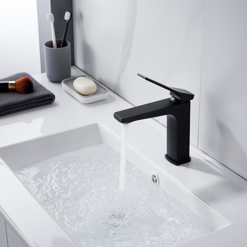 Смеситель для раковины Shevanik S4601H, черный