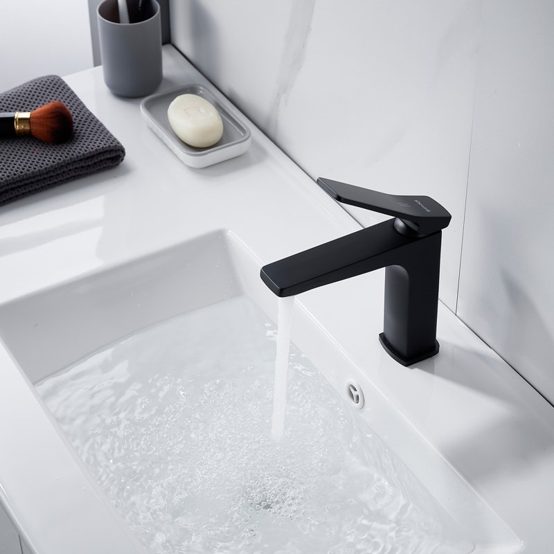 Смеситель для раковины Shevanik S4601H, черный