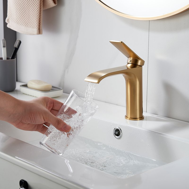 Смеситель для раковины Shevanik S4101G, золотой сатин