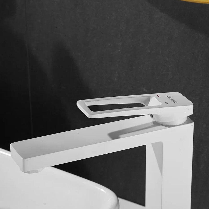 Смеситель для раковины Shevanik S6811С, белый