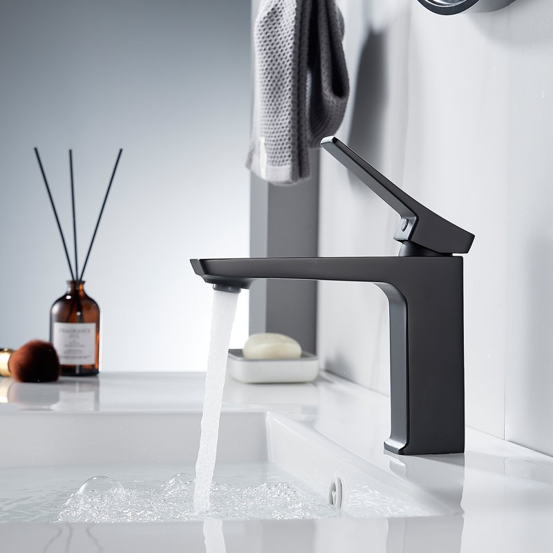 Смеситель для раковины Shevanik S4401H, черный