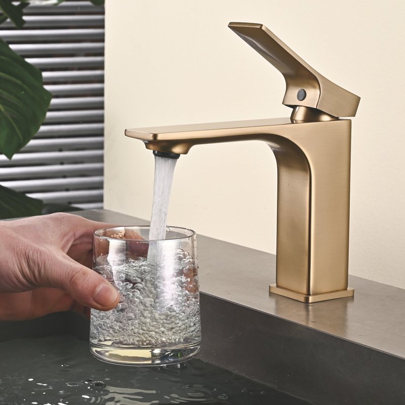 Смеситель для раковины Shevanik S6101G, золотой сатин