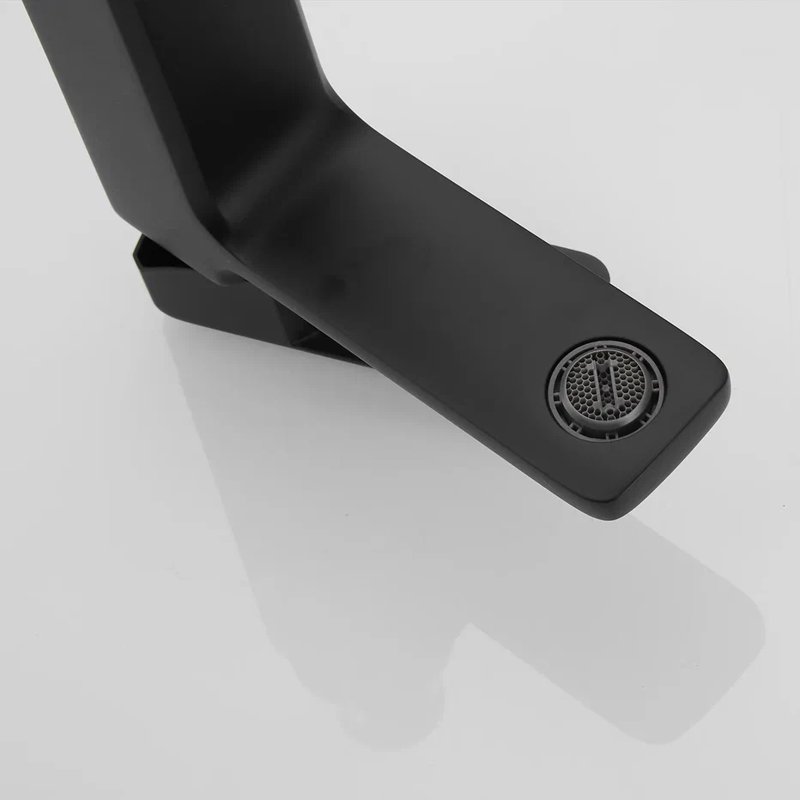 Смеситель для раковины Shevanik S8801H, черный