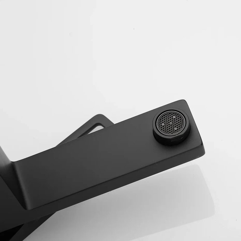 Смеситель для раковины Shevanik S6801H, черный