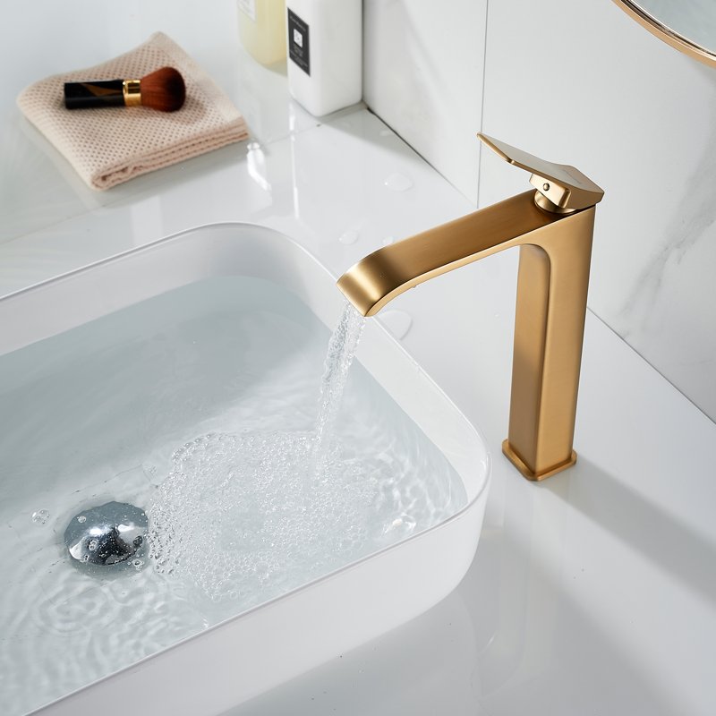 Смеситель для раковины высокий Shevanik S4011G, золотой сатин