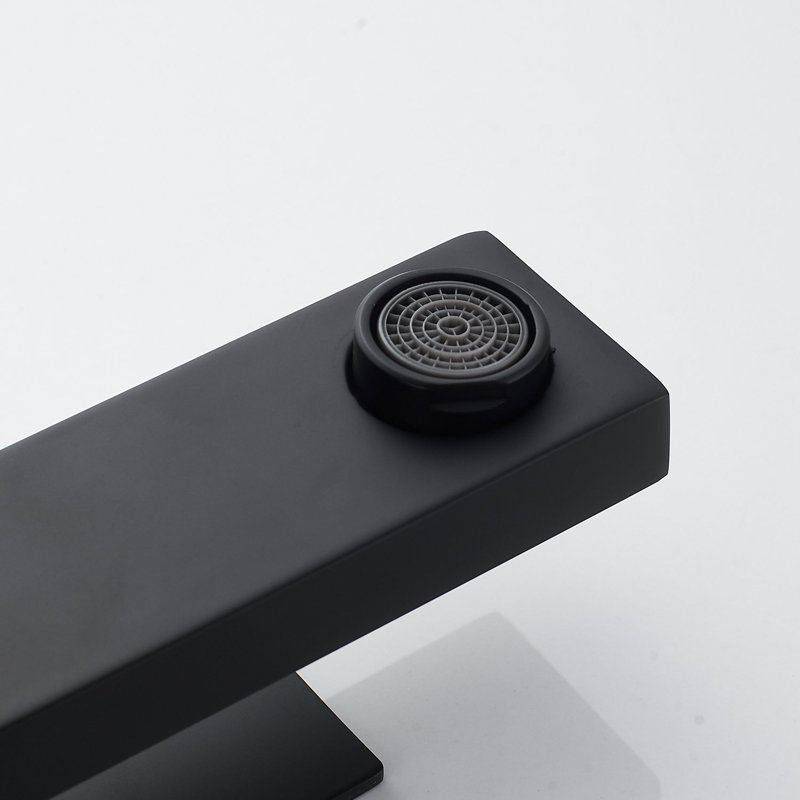 Смеситель для раковины Shevanik S7001H, черный