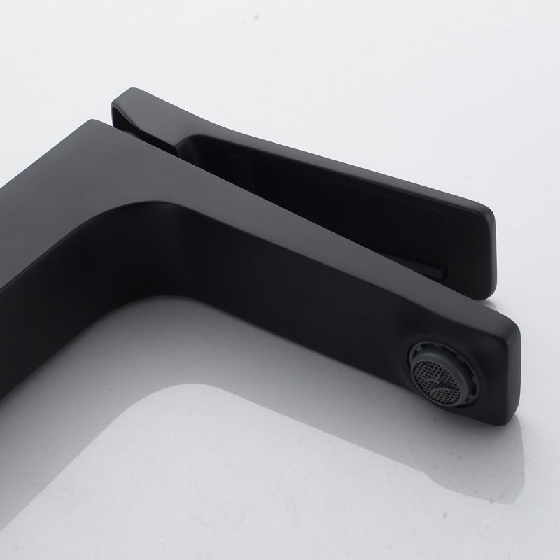 Смеситель для раковины Shevanik S4601H, черный