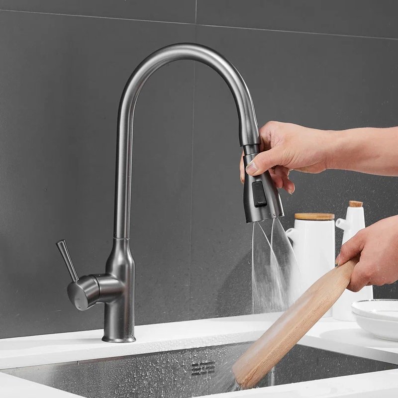 Смеситель для кухни с выдвижным изливом Shevanik S163T, оружейная сталь