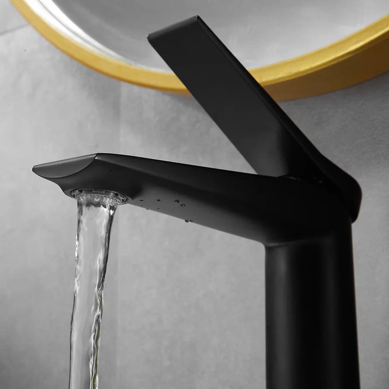 Смеситель для раковины Shevanik S8401H, черный