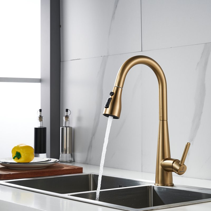 Смеситель для кухни с выдвижным изливом Shevanik S363G, золотой сатин