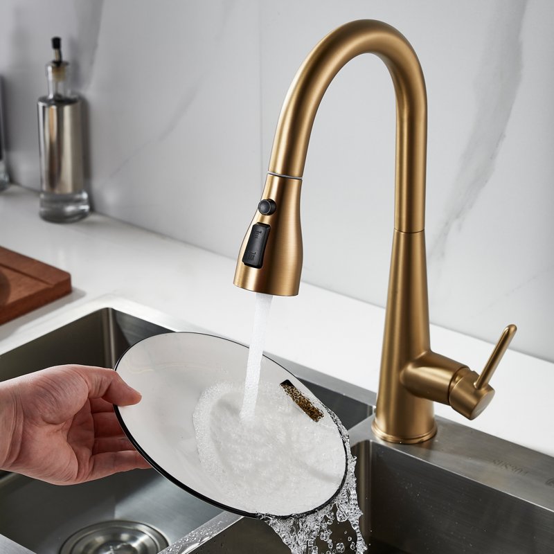 Смеситель для кухни с выдвижным изливом Shevanik S363G, золотой сатин