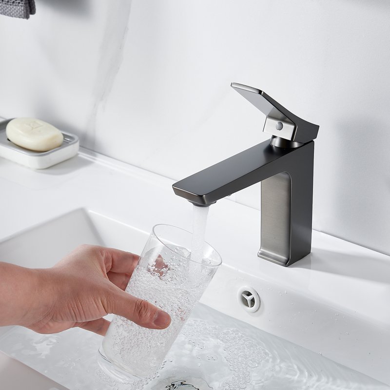 Смеситель для раковины Shevanik S4401T, оружейная сталь