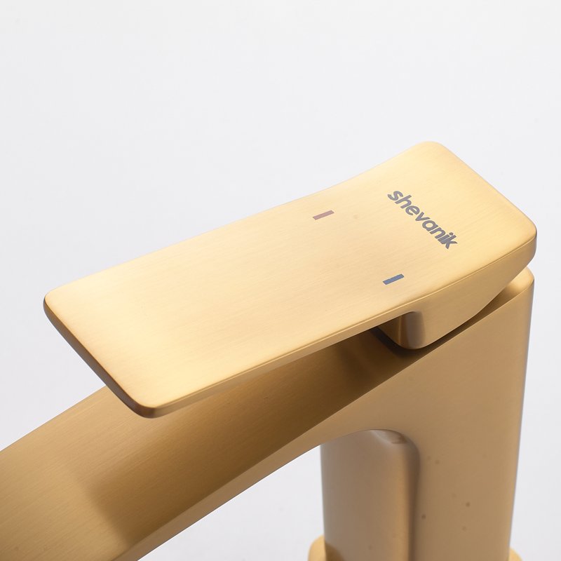 Смеситель для раковины Shevanik S4001G, золотой сатин