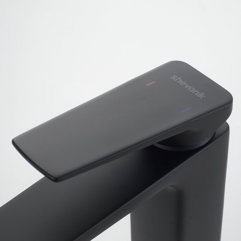 Смеситель для раковины Shevanik S8901H-1, черный