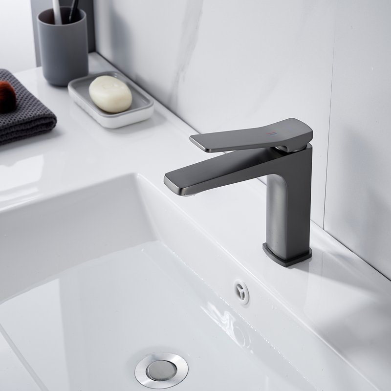 Смеситель для раковины Shevanik S4601T, оружейная сталь