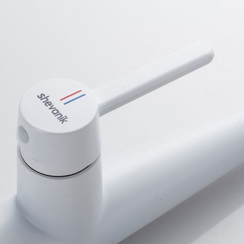 Смеситель для кухни с выдвижным изливом Shevanik S363C, белый