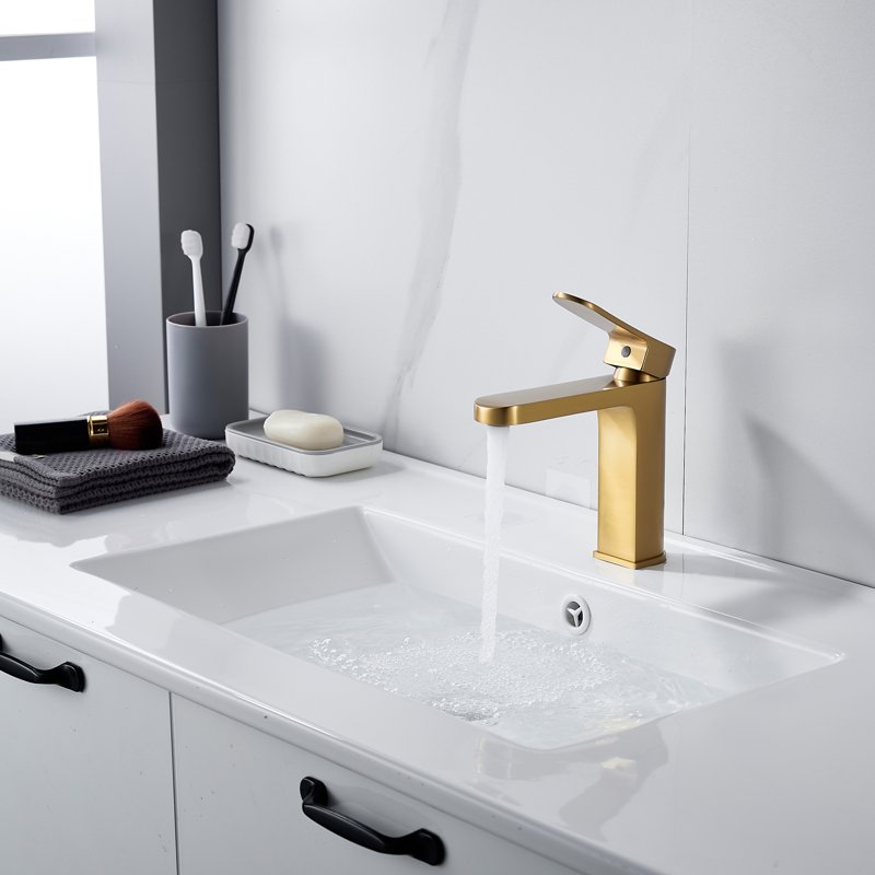 Смеситель для раковины Shevanik S4501G, золотой сатин