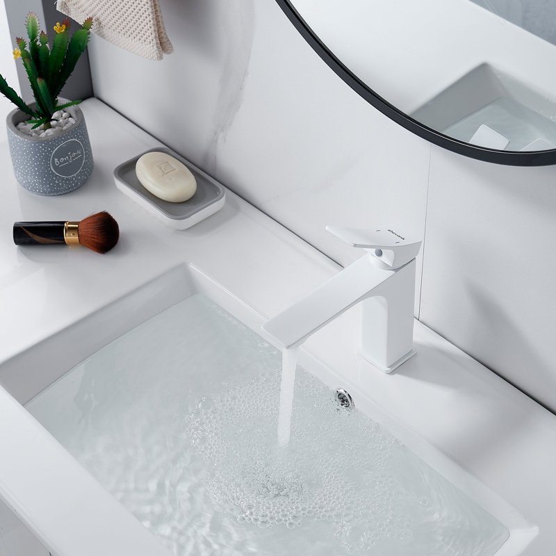 Смеситель для раковины Shevanik S6101C, белый