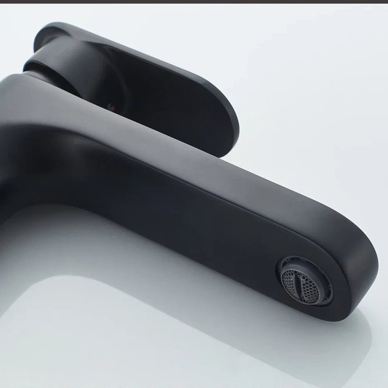 Смеситель для раковины Shevanik S8711H, черный