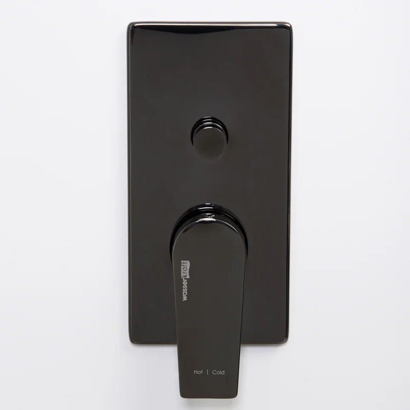 Смеситель скрытого монтажа WasserKRAFT 6661 для ванны и душа, черный глянец