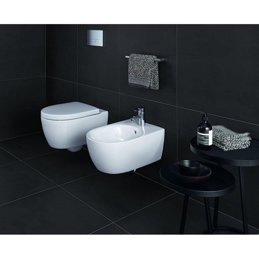 Подвесной безободковый унитаз Geberit iCon 204060000/574130000, крышка микролифт