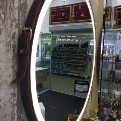 Зеркало Art&Max Milan AM-Mil-800-DS-F-Brown 80 x 80 см с подсветкой, на ремне из коричневой кожи