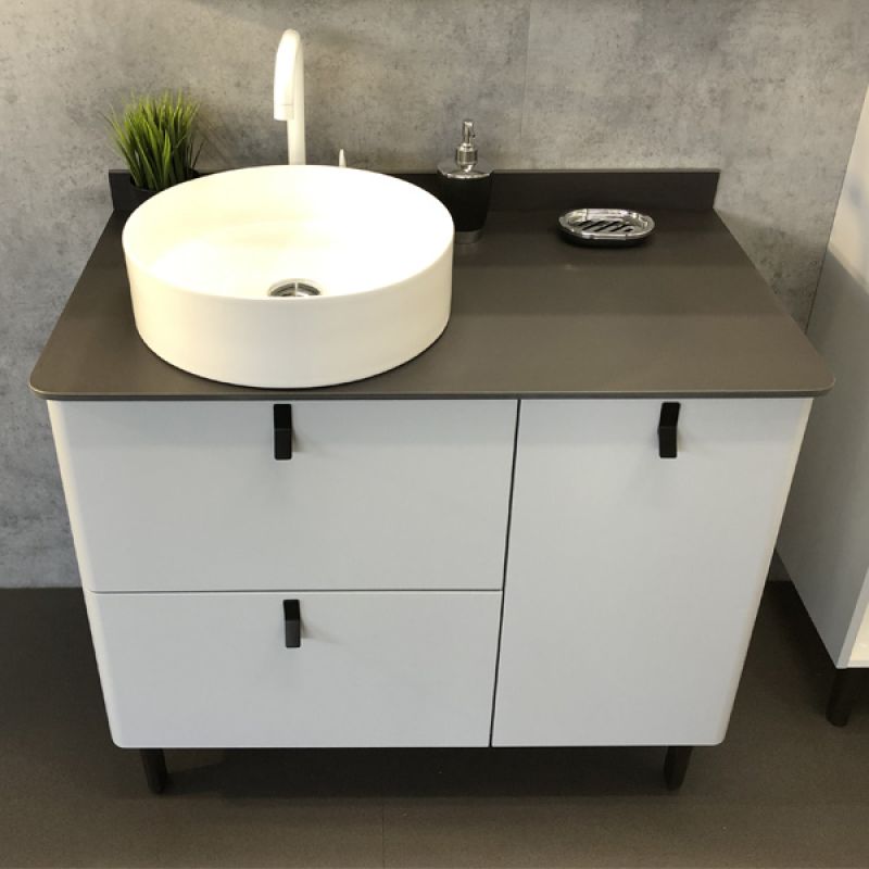 Тумба с раковиной Comforty Сорренто-90Н 00-00013520 светло-серый с черной столешницей c раковиной Comforty 9110