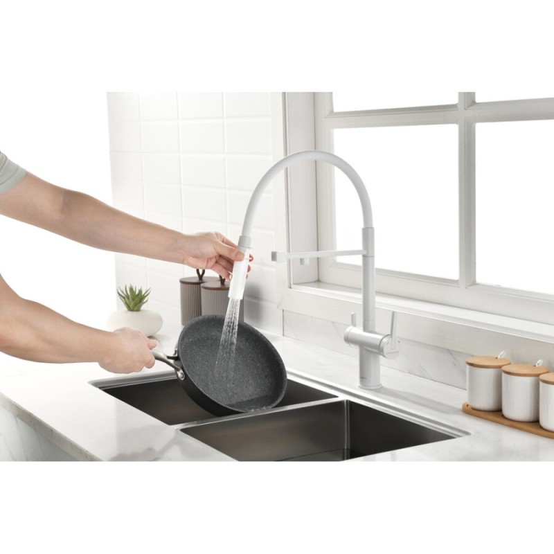 Смеситель Paulmark Gravity Gr213888-WH для кухонной мойки под фильтр, белый матовый