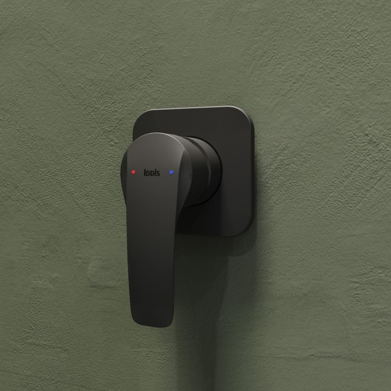 Смеситель для душа Iddis Ray RAYBL00i66 Черный матовый