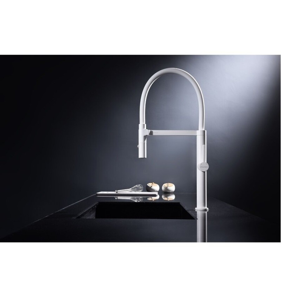 Смеситель Paulmark Leader Le214101-WH для кухонной мойки, с гибким изливом, цвет белый матовый