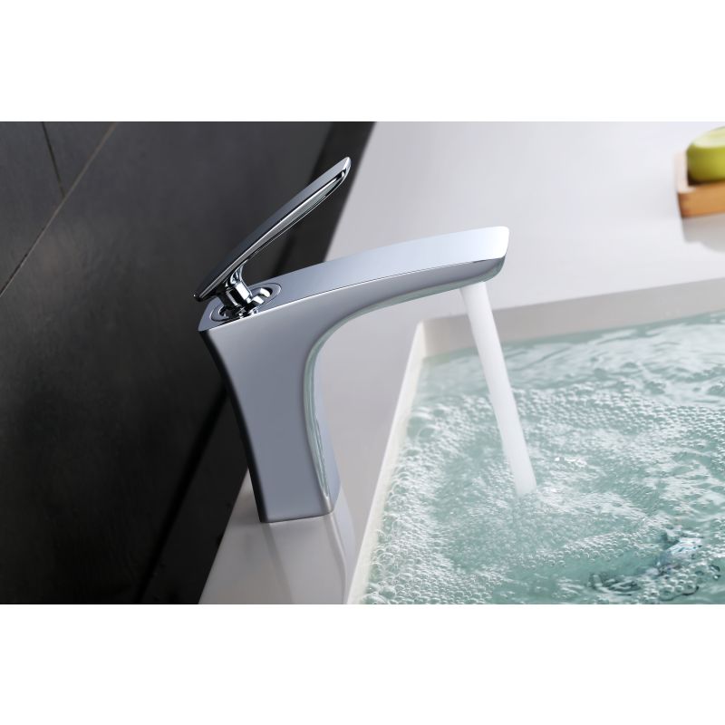 Смеситель для раковины Lemark Bellario LM6806C Хром