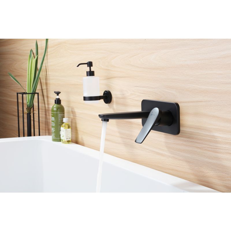 Смеситель для раковины Lemark Bronx LM3726BL Черный