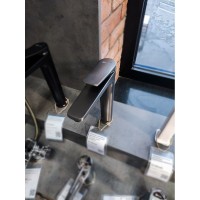 Смеситель для раковины Lemark Bronx LM3709GM, с донным клапаном, графит
