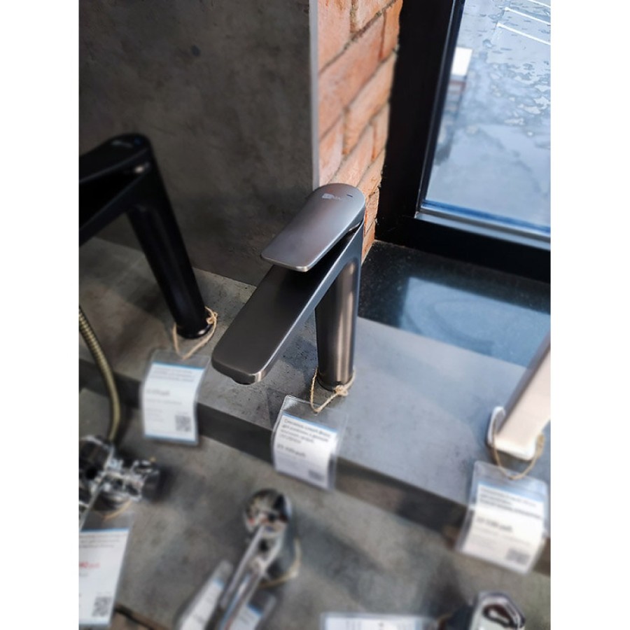 Смеситель для раковины Lemark Bronx LM3709GM, с донным клапаном, графит