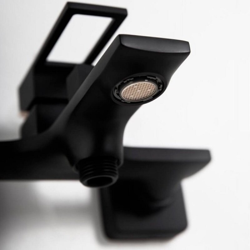 Смеситель для ванны и душа BelBagno Luce LUC-VASM-NERO, с душевым гарнитуром, черный матовый