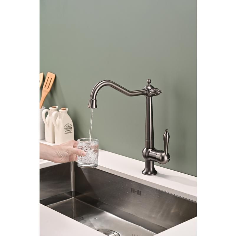 Смеситель для кухни Paulmark Retro Re213226-GM Вороненая сталь