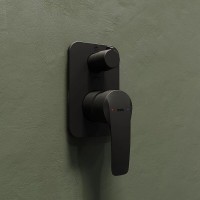 Смеситель для ванны и душа Iddis Ray RAYBL00i67, черный матовый