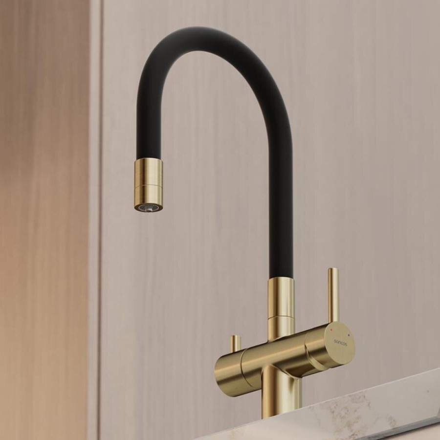 Смеситель для кухонной мойки Sancos Lucia SC4004BG, с подключением к фильтру, с гибким изливом, цвет золото брашированное, PVD покрытие