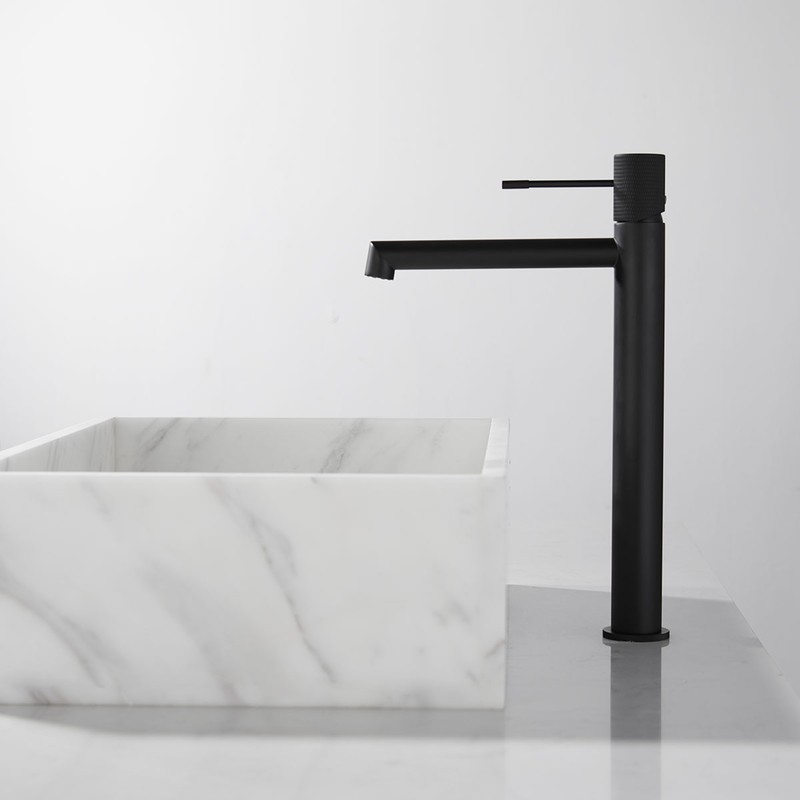 Смеситель для накладной раковины Vincea Desire VBF-1D2MB , черный